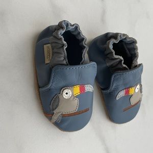 Baby moccasins in size US 2